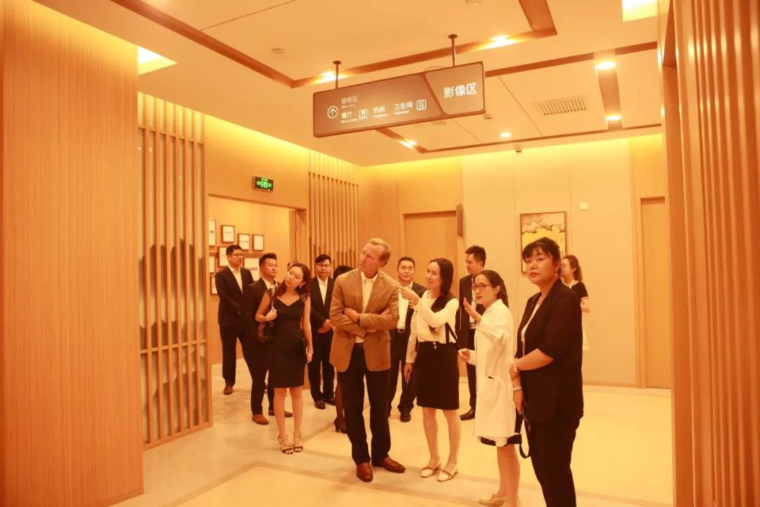 聯合會助力電子城集團牽手亞美咨詢,簽約中美跨國科技服務平臺(圖4) 聯合會助力電子城集團牽手亞美咨詢,簽約中美跨國科技服務平臺(圖4)