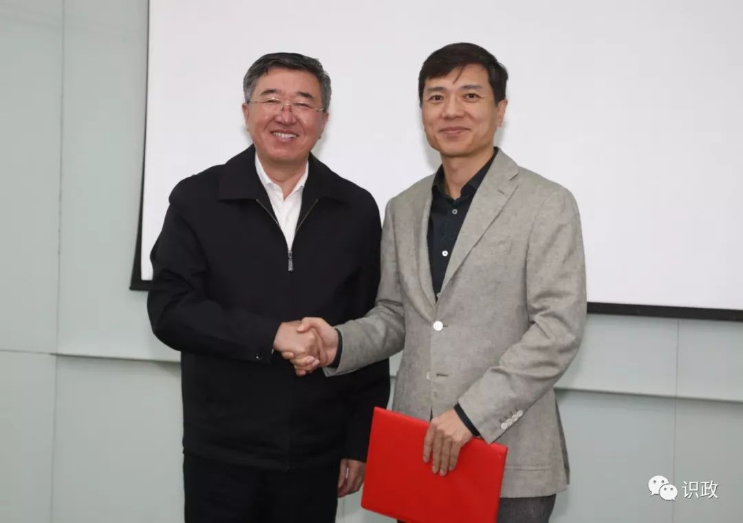 蔡奇走訪調研阿里巴巴、百度,服務企業(yè)有了量身定制“服務包”(圖5) 蔡奇走訪調研阿里巴巴、百度,服務企業(yè)有了量身定制“服務包”(圖5)